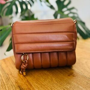 Chic Tan Leather Crossbody Bag